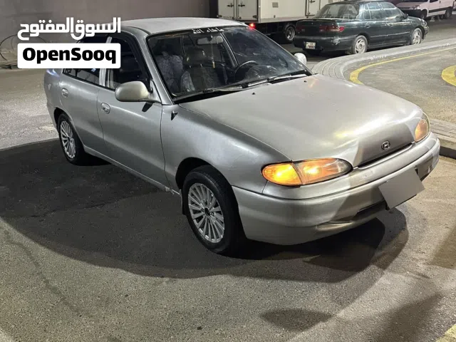 1995, هيونداي, اكسنت, Standard