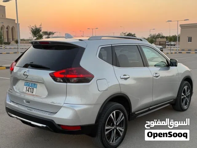 2018 نيسان روج SL