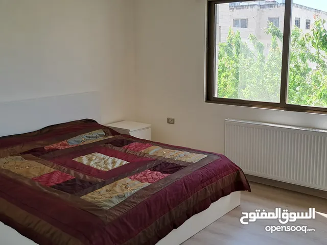 شقة غير مفروشة او مفروشة قرب ميوزك بوكس الدوار السابع طابق أول مجددة بالكامل من المالك مباشرة
