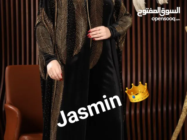 فستان مميز يوجد عدة الوان وعدة مقاسات