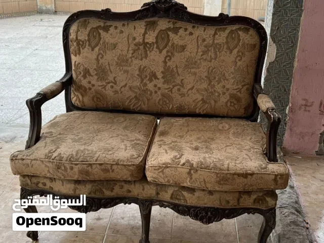 كنبة بديكور حفر شرقي