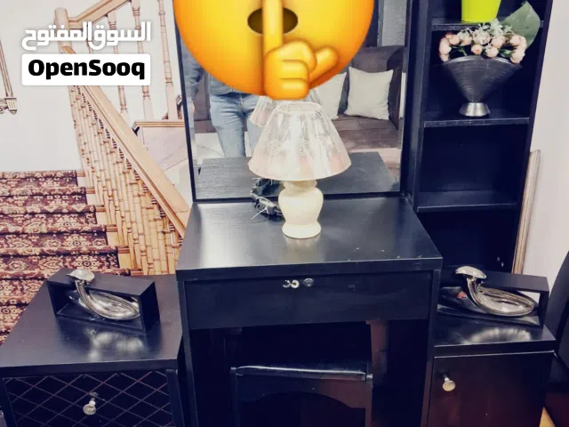 تخت مفرد بوكس جكات مع كومدينه وتواليت بسعر حرق 75 دينار عمان ضاحيه الياسمين