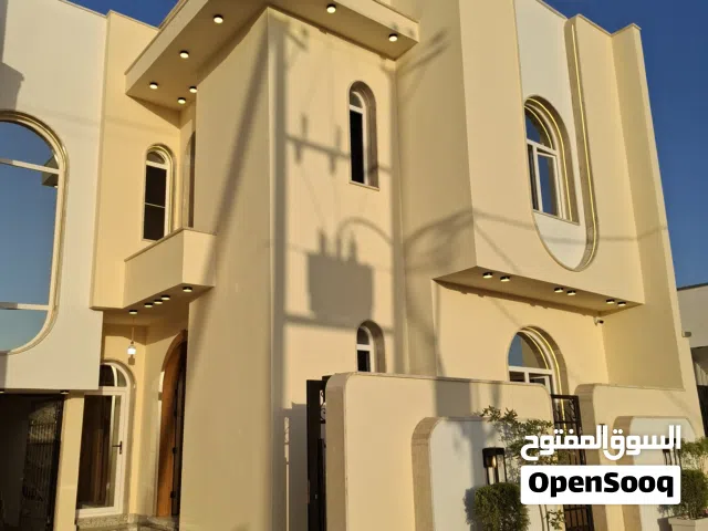 260 m2 5 Bedrooms Townhouse for Sale in Tripoli Ain Zara