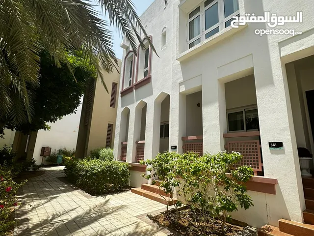 250 m2 3 Bedrooms Villa for Rent in Muscat Al Mouj