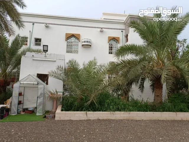 400 m2 More than 6 bedrooms Villa for Sale in Al Dakhiliya Izki