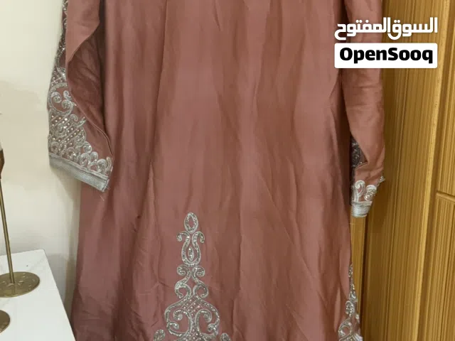 لبسه مثل دراعه او مغربي تجنن