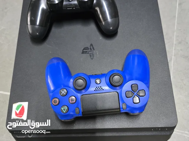 سوني بلاي ستيشن 4 سليم - 1 تيرا، 2 وحدة تحكم أزرق + أسود، أصلي من الإمارات