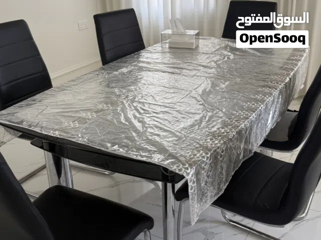 طاولة طعام