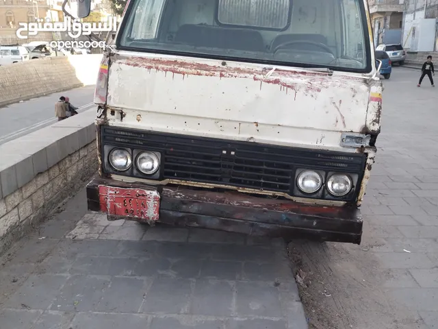 للبيع قلاب تويوتا موديل1983