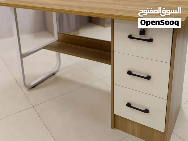 ميز مكتبي  القياسات   عرضه 120 عمق 60 ارتفاع 75  توصيل بغداد 5  المحافظات 10