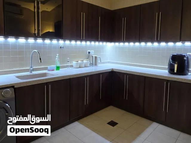 مطبخ شبه جديد للبيع بالرياض (8.5 متر)