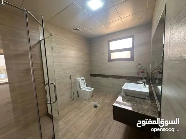 300 m2 More than 6 bedrooms Villa for Rent in Abu Dhabi Al Shamkhah