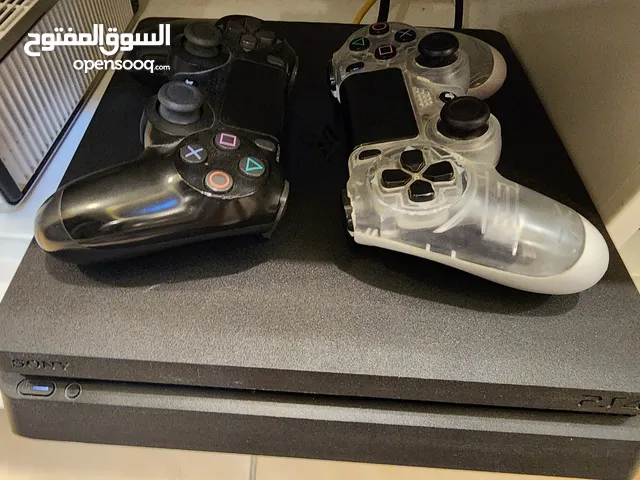 PS4 SLIM WITH 2 CONTROLLERS جهاز بلاي ستيشن 4 سليم مع يدتين (2)
