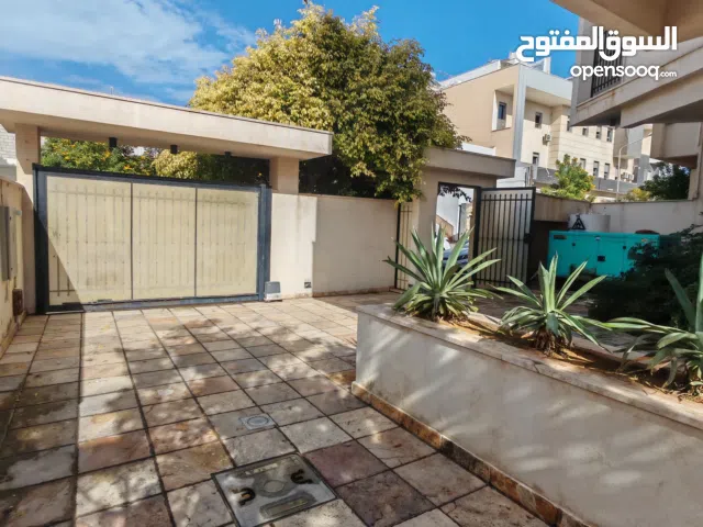 800 m2 More than 6 bedrooms Villa for Rent in Tripoli Hai Alandalus