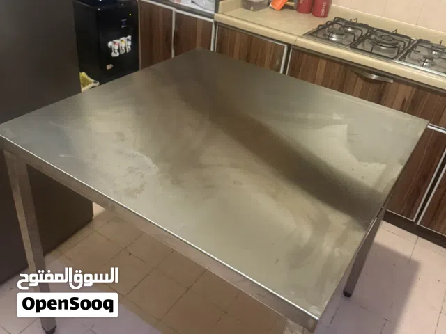 طاوله للبيع جديده