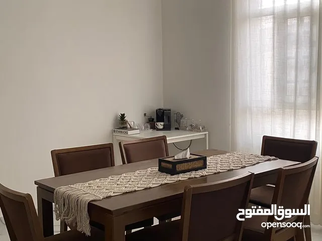 طاولة طعام ذات جوده عاليه مع كراسي 6 اشخاص