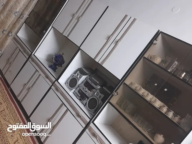 بوفيه للبيع بحالة جيدة نظيف