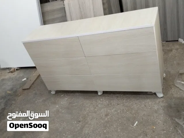 غرفه نوم للبيع مستعجلهه جديده ومعها فاتوره خشب لامينيت 18 مكفول 5 سنوات