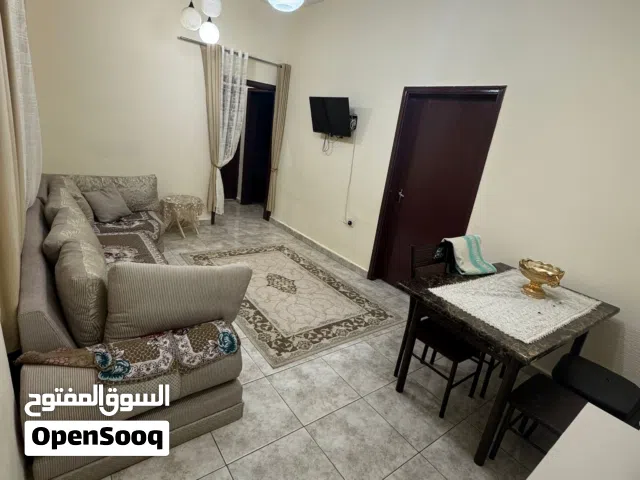شقه للايجار ( عائلات ) غرفتين وصاله وحمام ومطبخ بالفروانيه قطعه2 لمده 2 شهور من 10 يونيو ل 10 اغسطس