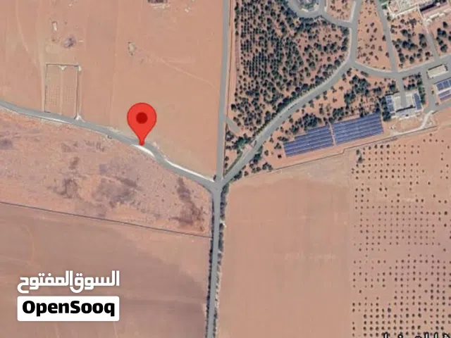 أراضي للبيع منجا قرب كينجز أكاديمي  سكن أ أحكام خاصة  900م+  طريق مادبا الشرقي  من المالك مباشرة