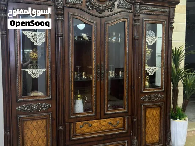 عندي بوفي بسعر كزيوني ولو عجبك نساعدك للاستفسار على الخاص