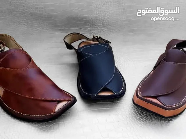 44 Casual Shoes in Taiz