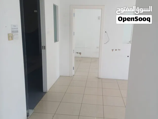 لايجار مكتبين في برج تجاري بمنطقه الصالحيه مساحه 75 متر و 65 متر ايجار 550 و 450