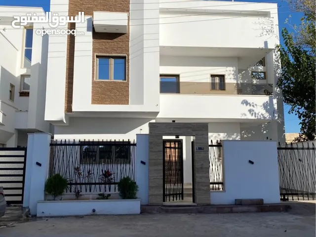 445 m2 More than 6 bedrooms Villa for Sale in Tripoli Al-Serraj