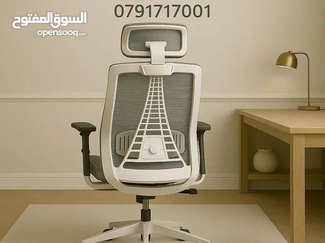 تشكيلة فاخرة من كراسي المكتب المريحة والعصرية، بتصميمات هندسية بتناسب جميع الأذواق حصريًا لدى Deep H
