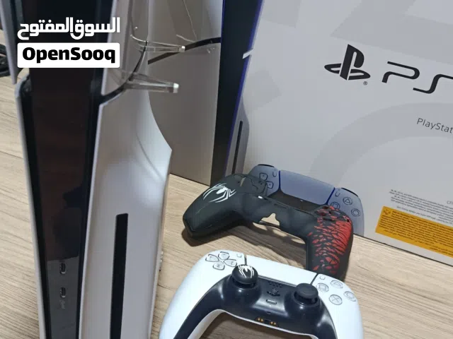 ps5slim أستعمال شهر ب دراع و أحد كير الزيرو علبته و معاه جراب و أربع ألعاب