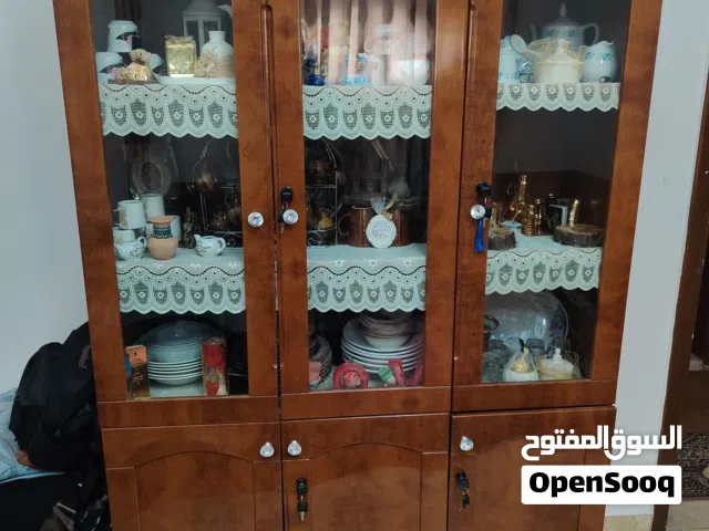 للبيع بوفيه شبه جديد مستعمل فتره قصيره او البدل على خزانة ضرفتين