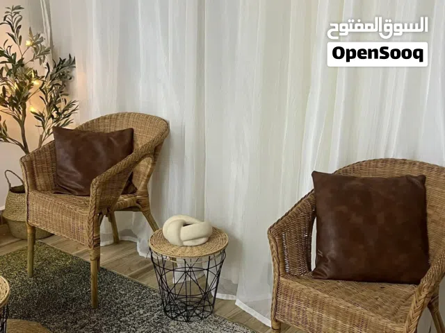 كراسي عدد 2 وطاولات عدد 2 للبيع