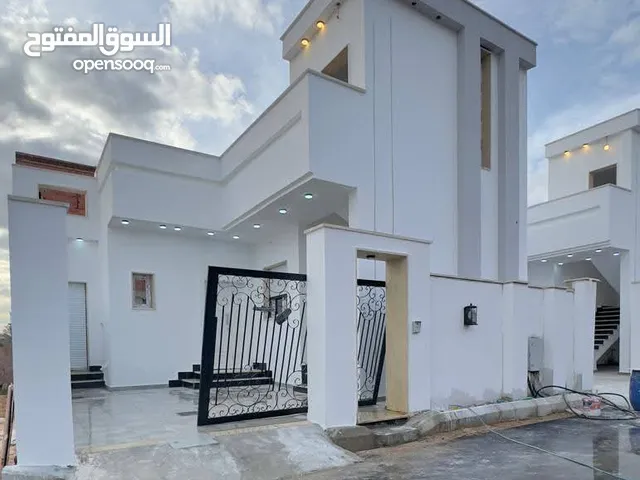 165 m2 3 Bedrooms Townhouse for Sale in Tripoli Khallet Alforjan