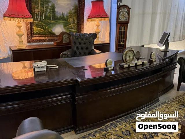 اثاث مكتبي متنوع بحاله الوكاله