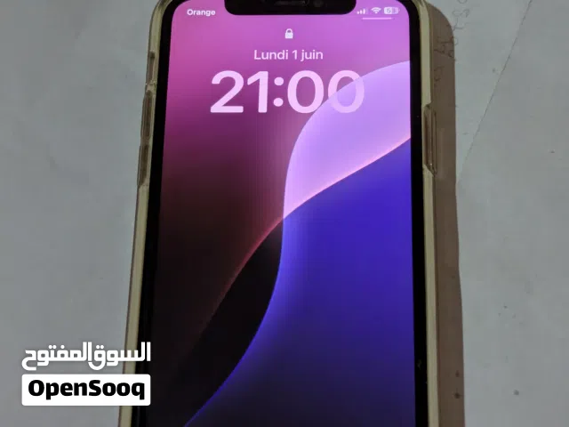 أيفون 11 برو للبيع 3000 درهملي بغاه عمرو تحل 96في الباتري