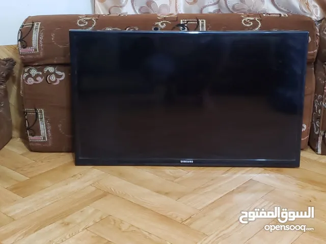 32" Samsung monitors for sale  in Sana'a