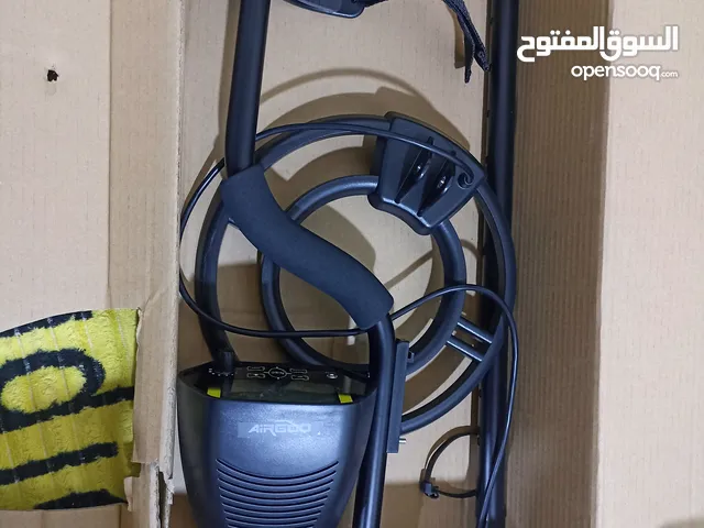 جهاز كشف معادن و ذهب و فضه و حديد و كل شي معدن جديد و شغال للتواصل و معلومات اكثر عله الخاص