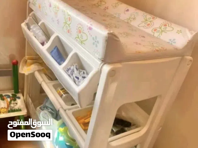 طاوله غيار بيبي بحالة الوكالة