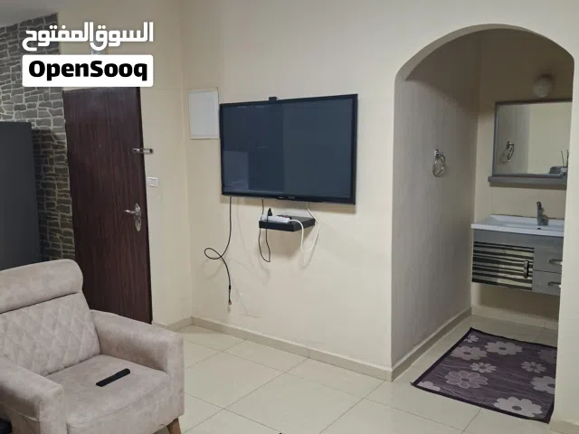 شقة  غرفتين نوم بحالة ممتازه مع المالك مباشرة