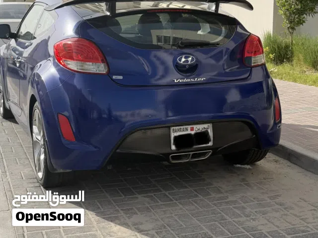 2013 هيونداي فوليستر Standard