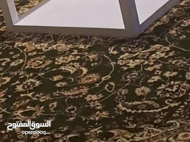 سجاد عجمي شبه جديد بدون عيوب استعمال بسيط