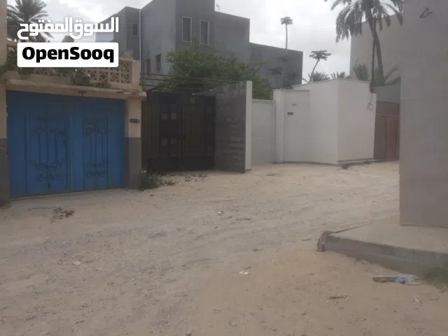 منزل للبيع خلف طريق الترسانة قبالة مقبرة العماري