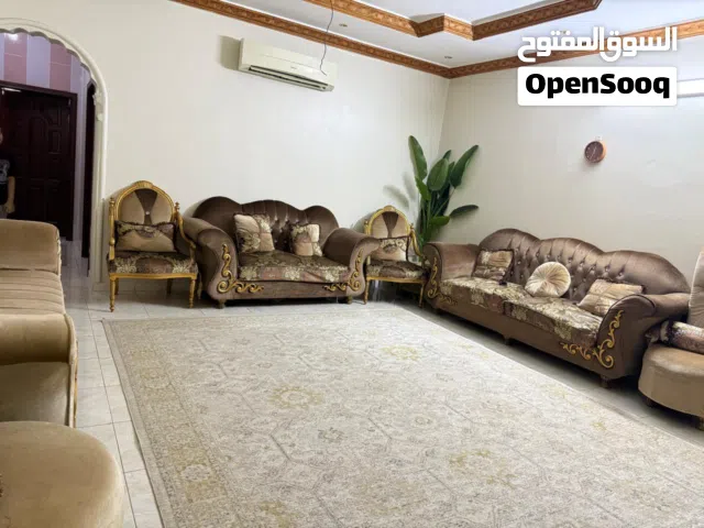 كنب مستخدم نظيف بسعر طيب