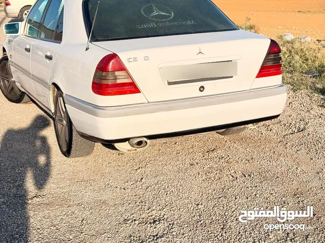 مرسيدس سي 200