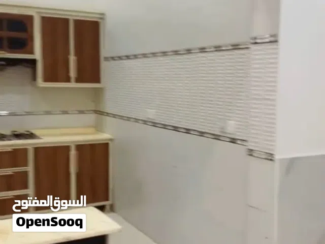 شقه ارضيه حديثه حي العسكري شارع المحكمه