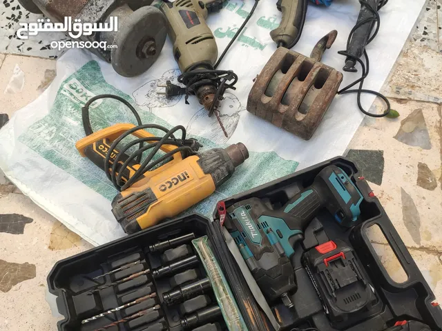 معدات كهربائيه