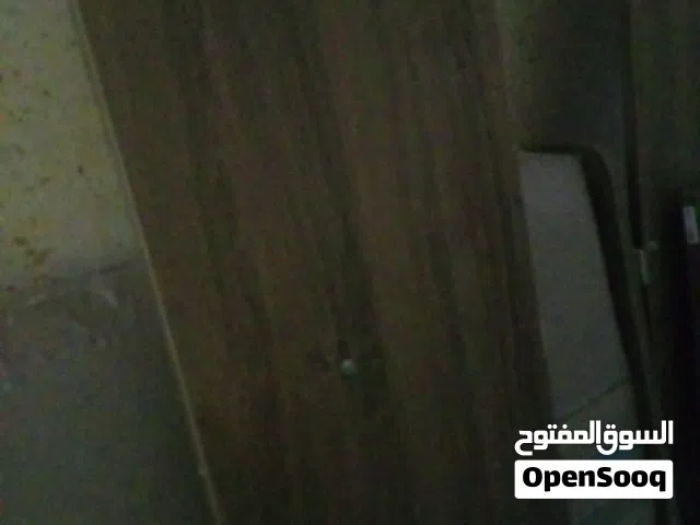 تخت مفرد وربع خشب لامليت اشي مرتب ووكاله
