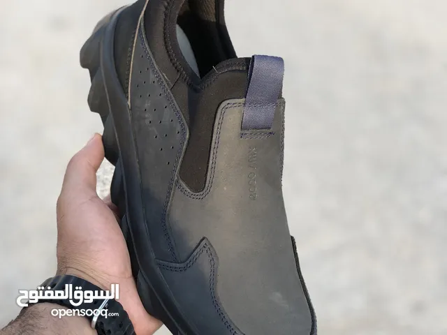 بوت Ecco نمرة (41/42) كحلي اصلي جلد