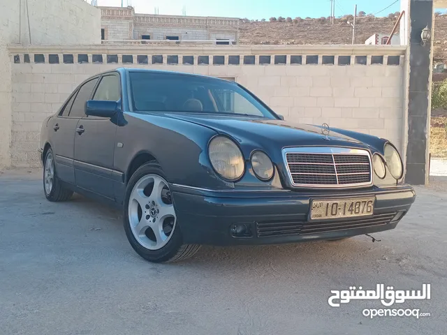 مرسيديس E200 1996