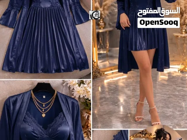 * لانجري ساتان فاخر مع روب أنيق * *إطلالة ناعمة وفخمة بتفاصيل أنثوية راقية**ولمعة ساتان جذابة، طق